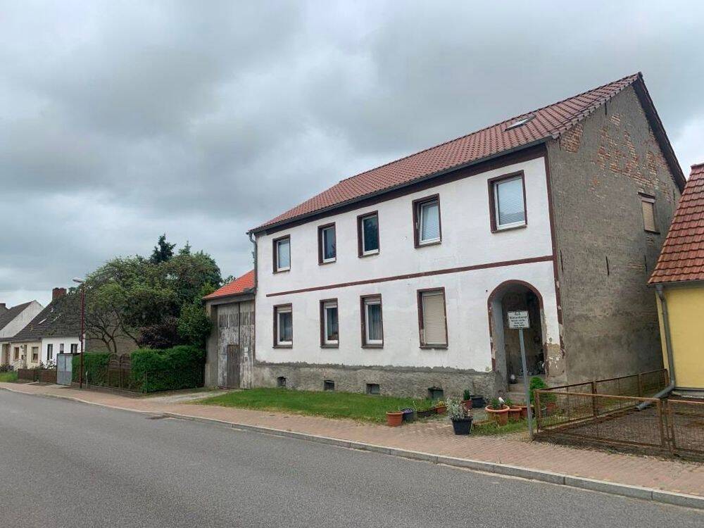 Provisionsfrei: Zweifamilienhaus mit Hof in Wiesenburg OT Reetz, 14827 Wiesenburg/Mark
