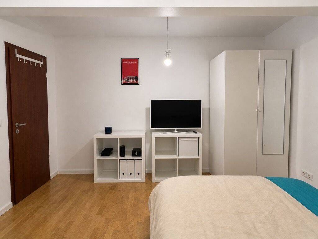 Ein WG-Zimmer in 140 m² Einfamilienhaus, 76187 Karlsruhe (Knielingen Maxau Mühlburg Nordweststadt)