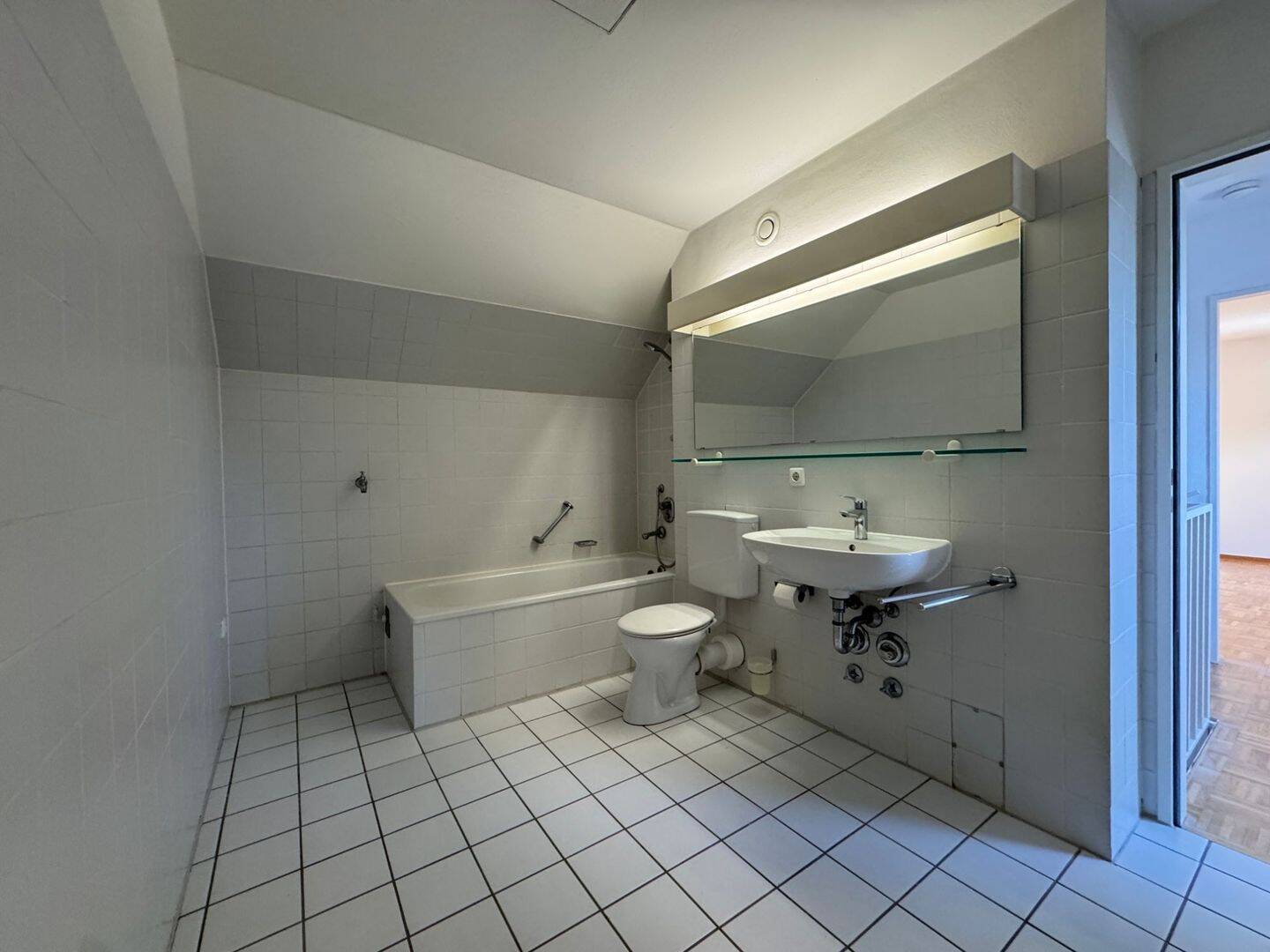 Geräumige Wohnung auf 2 Etagen mit Loggia, 22457 Hamburg (Eimsbüttel Eidelstedt Niendorf Schnelsen)