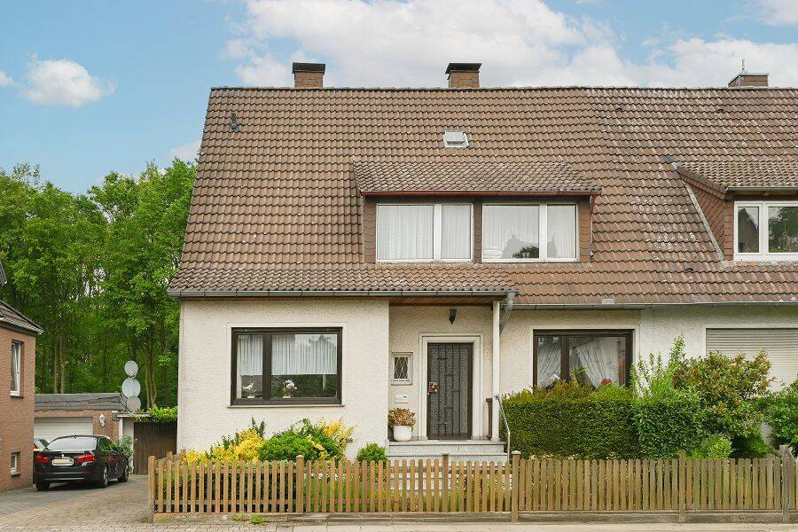 Sanierungsbedürftige Doppelhaushälfte in beliebter Waldrandlage unmittelbar zum Obersee!, 33611 Bielefeld (Schildesche)