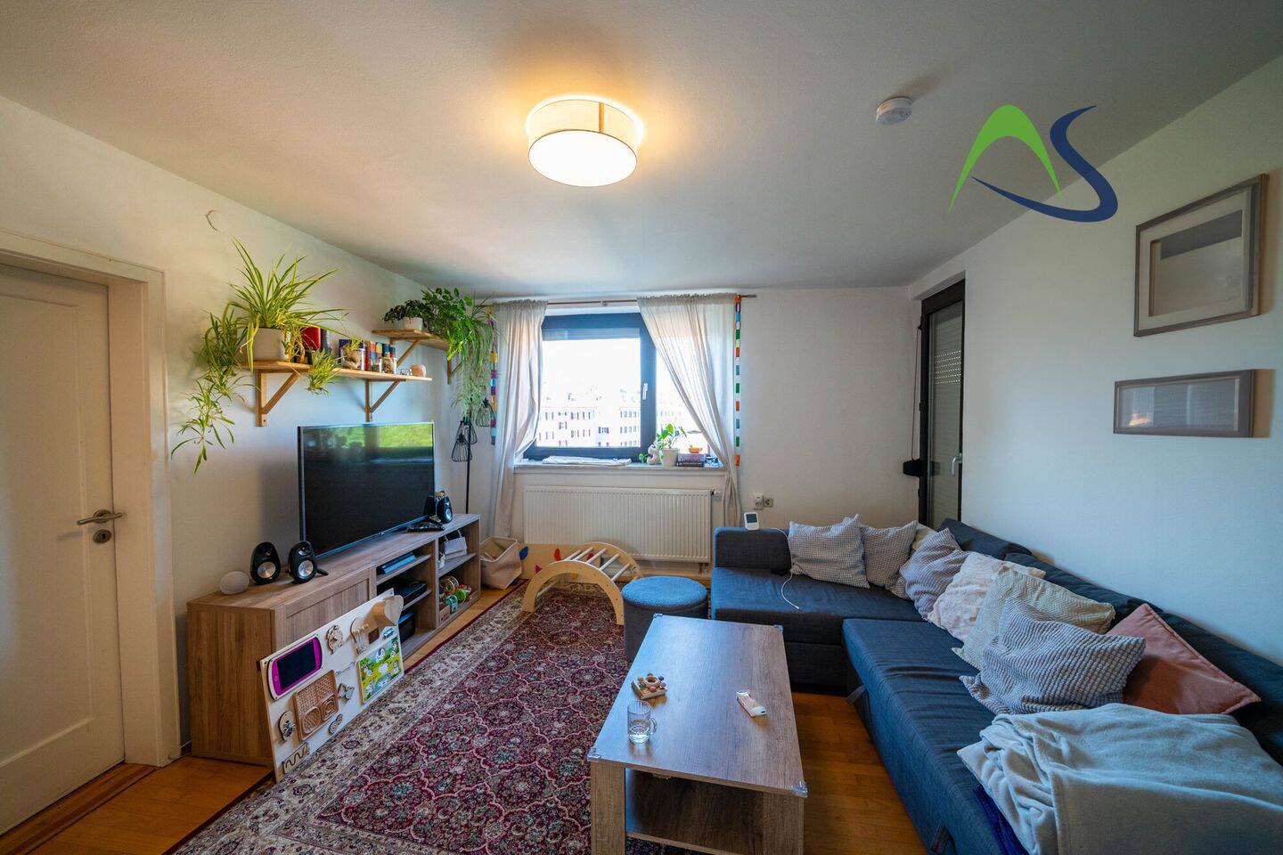 Lichtdurchflutete Vierzimmerwohnung in Innenstadtnähe mit Balkon, 93055 Regensburg (Brandlberg-Keilberg Burgweinting-Harting Innenstadt Ostenviertel Schwabelweis)