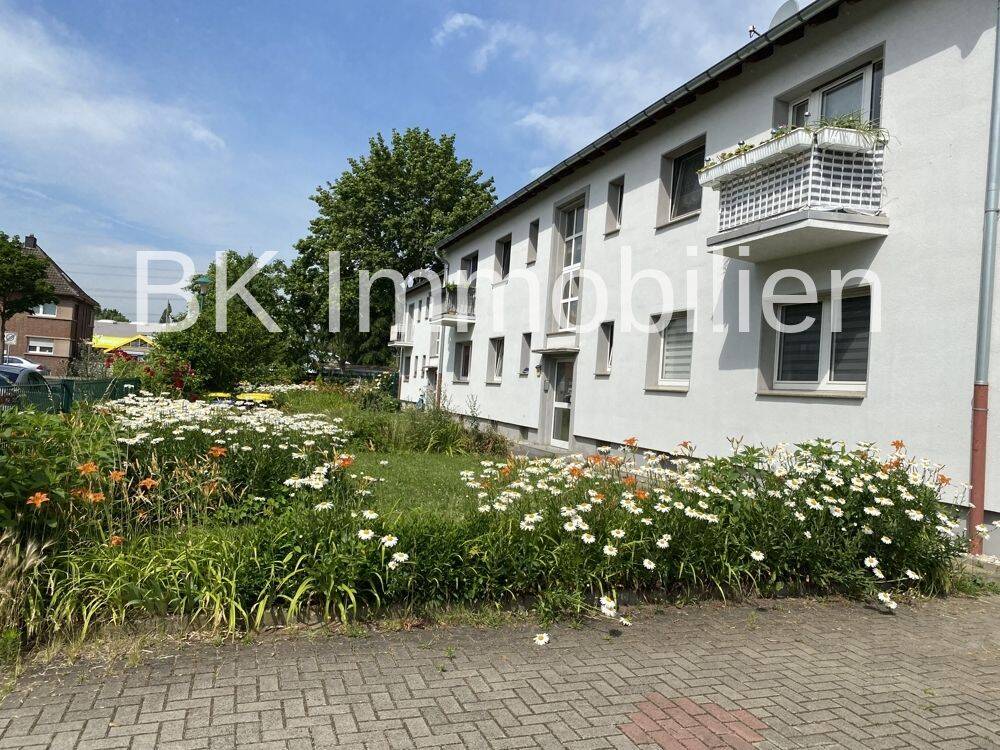 ** RESERVIERT ! Grundsolides Mehrfamilienhaus in grüner Lage..**, 47178 Duisburg (Alt-Walsum Overbruch Vierlinden)
