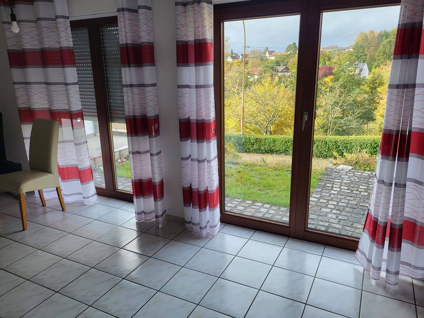 Schöne ELW, 64qm,, 2Zi, EBK, Bad, Flur, Keller, Terrasse, sep. Eingang, 66589 Merchweiler