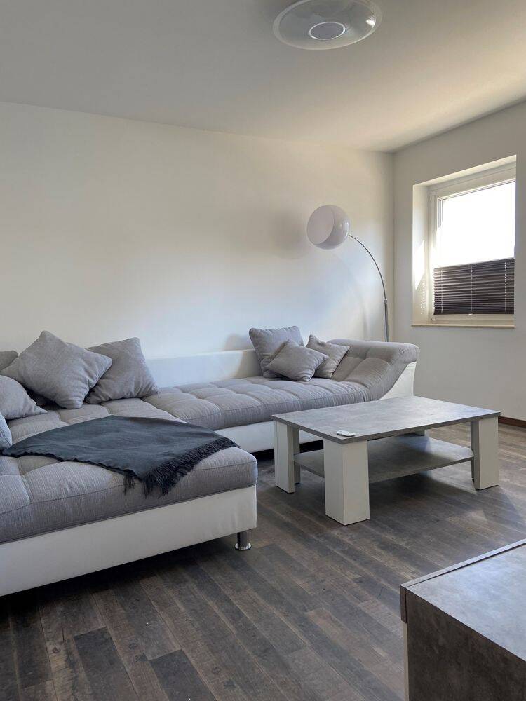 Möblierte 2-Zimmer-Wohnung mit Garten und Stellplatz in Groß Plasten, 17192 Groß Plasten