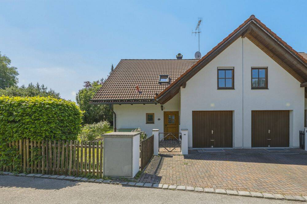 Ruhig gelegene Doppelhaushälfte mit 5 Zimmern inkl. Hobbyraum, sonnigem Garten und Garage, 82234 Weßling