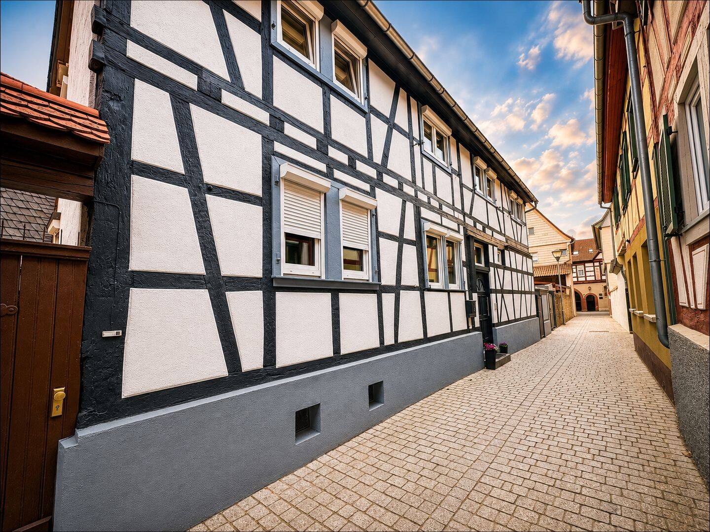 Ein Altstadthaus, das überrascht. Stilvoll saniert. Mit geschütztem Innenhof., 64832 Babenhausen