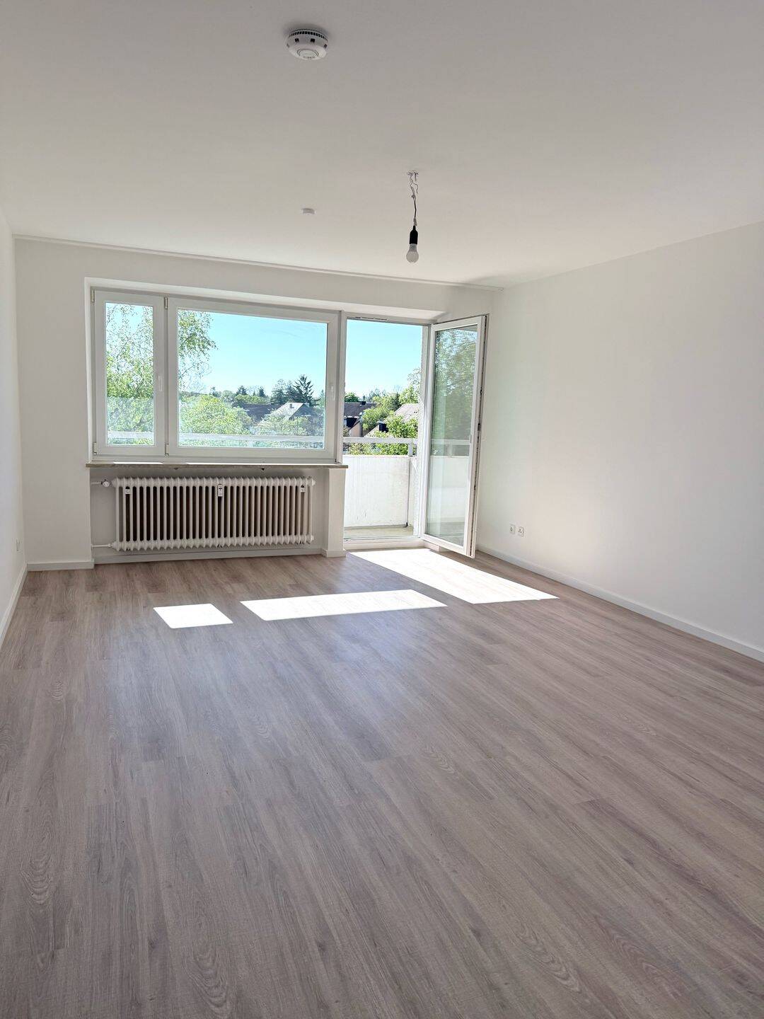 Sonnige 2-Zi.-Wohnung mit Balkon und Aufzug in München-Trudering, 81827 München (Ramersdorf-Perlach Trudering-Riem)