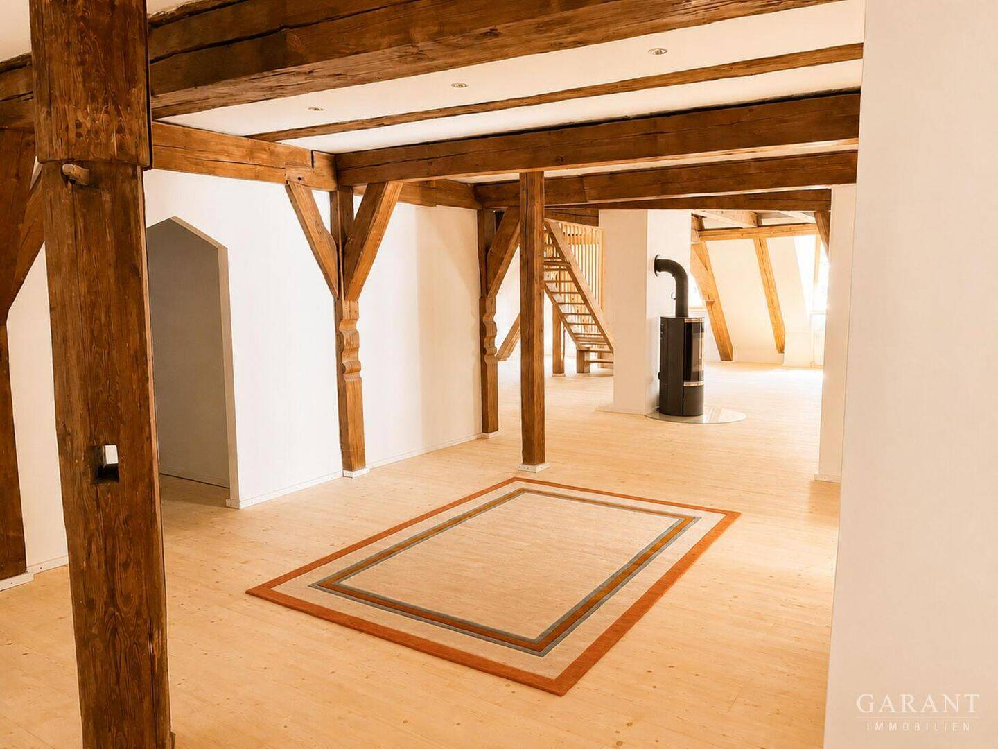 Exklusives Wohnen im historischen Herrenhaus – Außergewöhnliche Maisonettewohnung mit Pool, 82281 Egenhofen