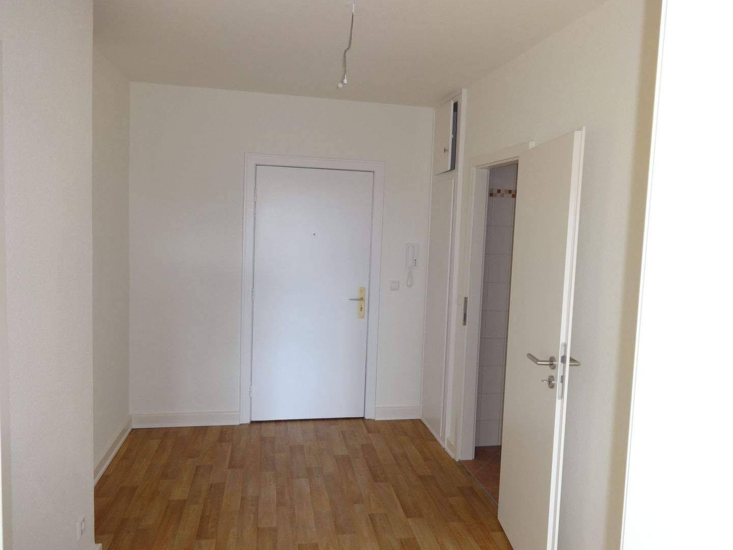 Bitte unsere Fragen beachten! HH-Farmsen, 2 Zimmer Wohnung im 6.OG mit Balkon, 22159 Hamburg (Wandsbek Bramfeld Farmsen-Berne Sasel Tonndorf)