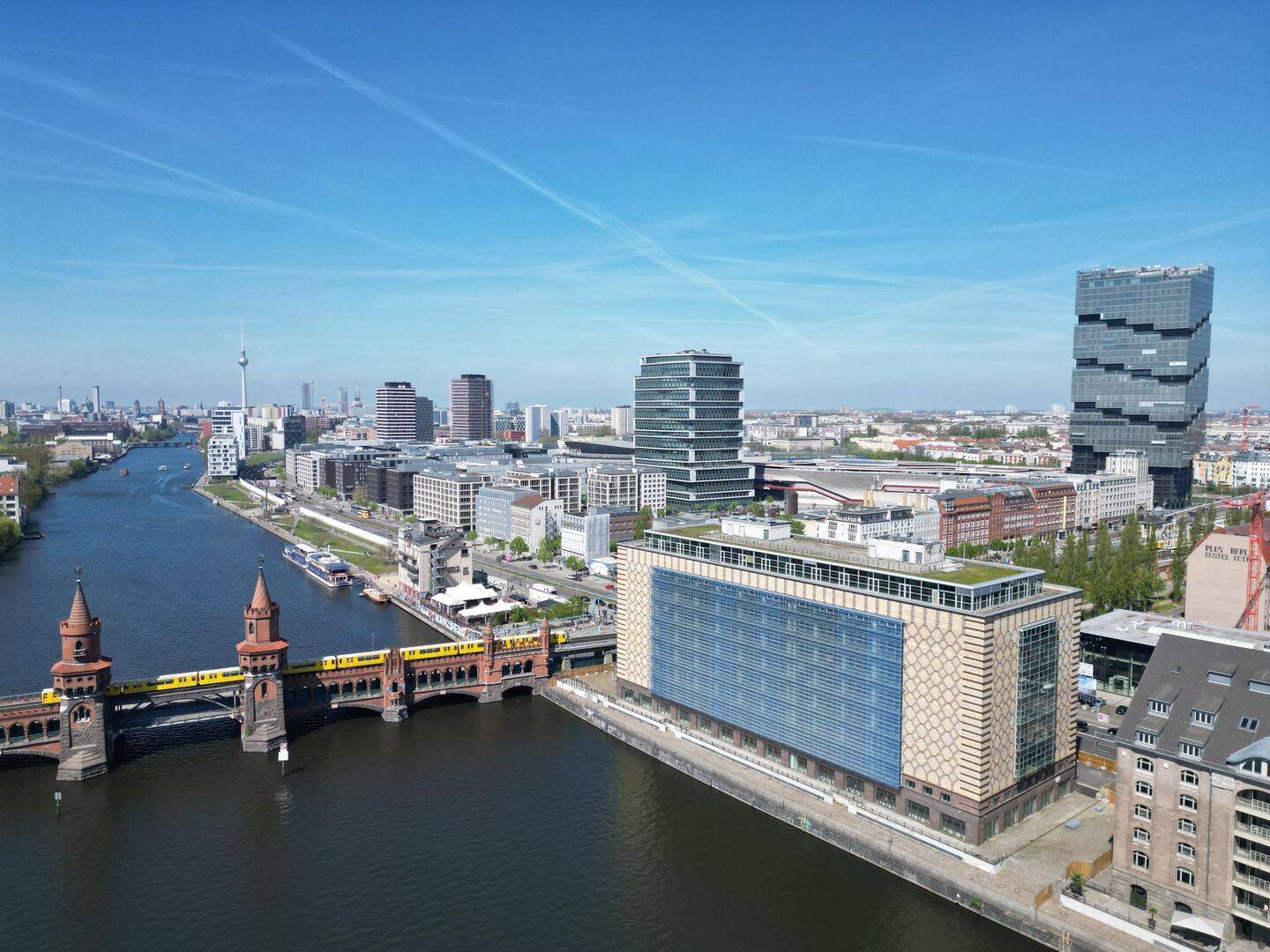 *** Hochwertige 3-Zimmer-NeubauWohnung mit Balkon und Aufzug in Berlin-Friedrichshain ***, 10245 Berlin (Friedrichshain-Kreuzberg Friedrichshain)
