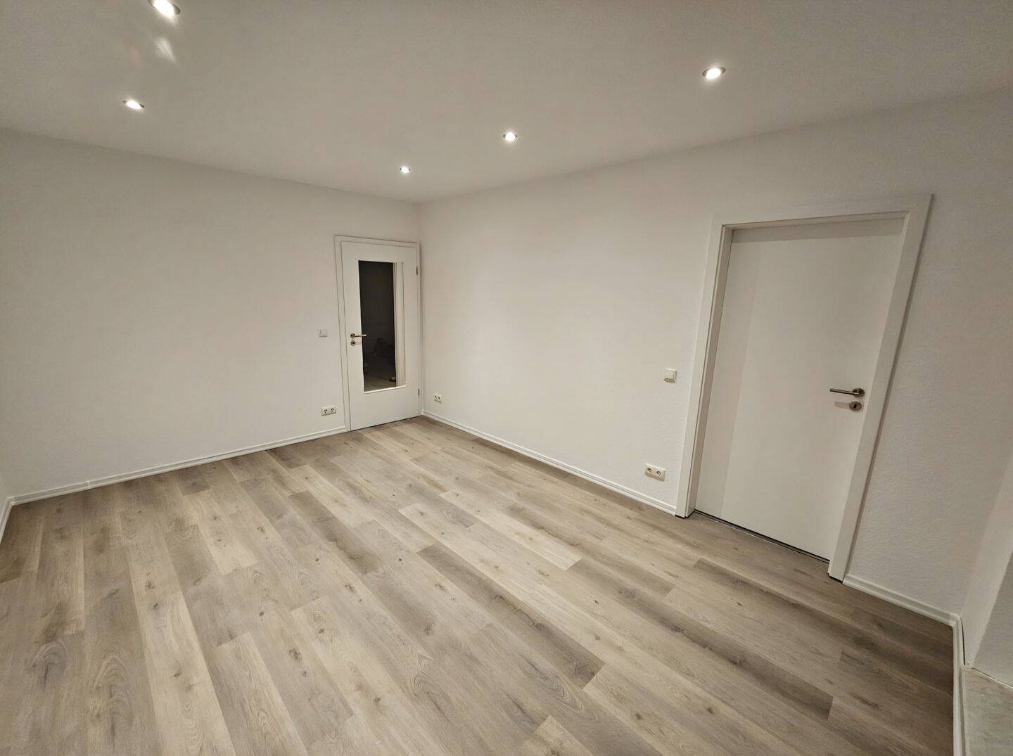 2-Zimmer-Wohnung mit Einbauküche zum. 1.8 2026, 17491 Greifswald