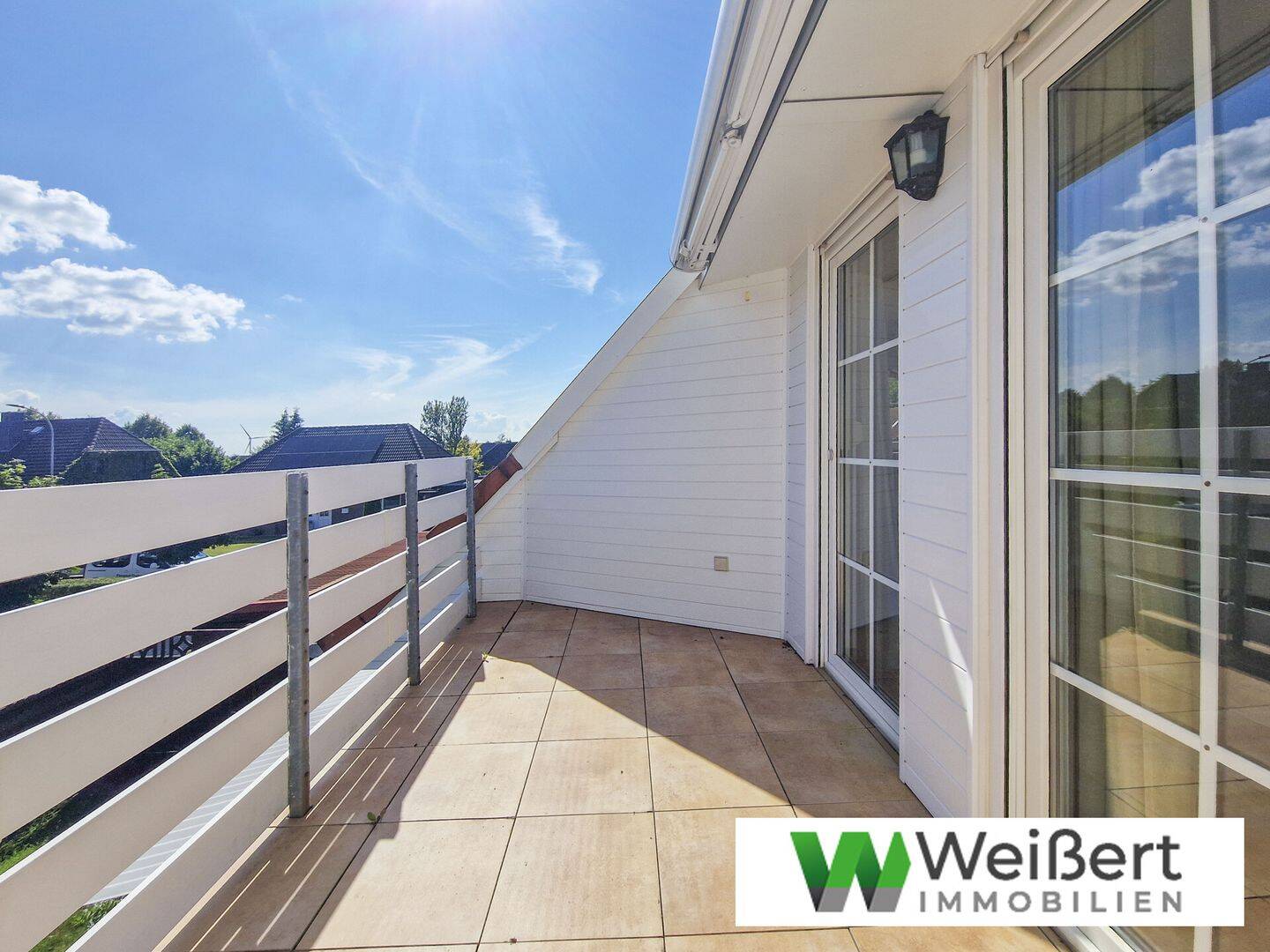 Sonnige Dachgeschosswohnung mit Südbalkon, Carport & Ausbaureserve – Wohnen in ruhiger 4-Parteien-Anlage, 25596 Wacken