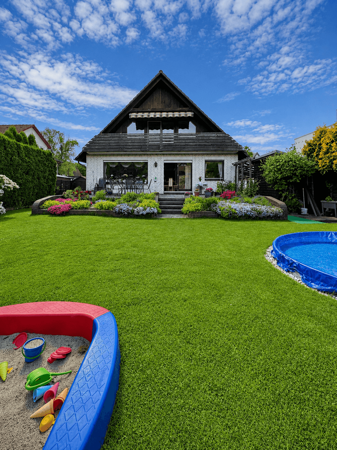 Mehr Raum fürs Leben – Familienhaus mit Pool, Gartenparadies, Dachterrasse & vollunterkellert, 13589 Berlin (Spandau Falkenhagener Feld Hakenfelde Kolonie Sandwiesen Kolonie Waldessaum)