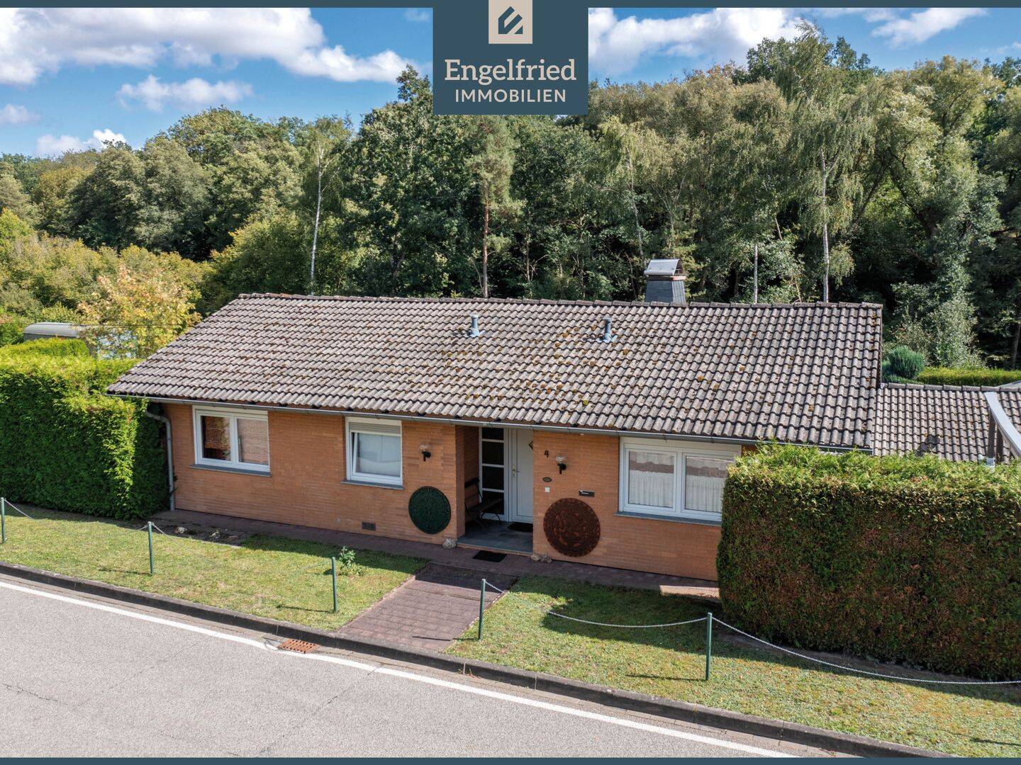 Besonderer Bungalow mit ansprechender Architektur auf weitläufigem Grundstück, 55483 Bärenbach