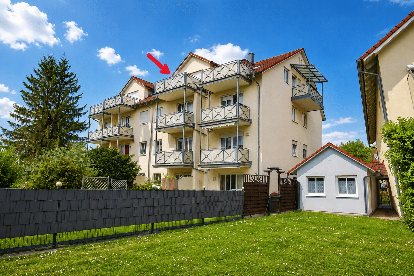 Möblierte, sonnige Dachgeschosswohnung mit großem Balkon & Stellplatz – ideal für Einzelperson, 85051 Ingolstadt