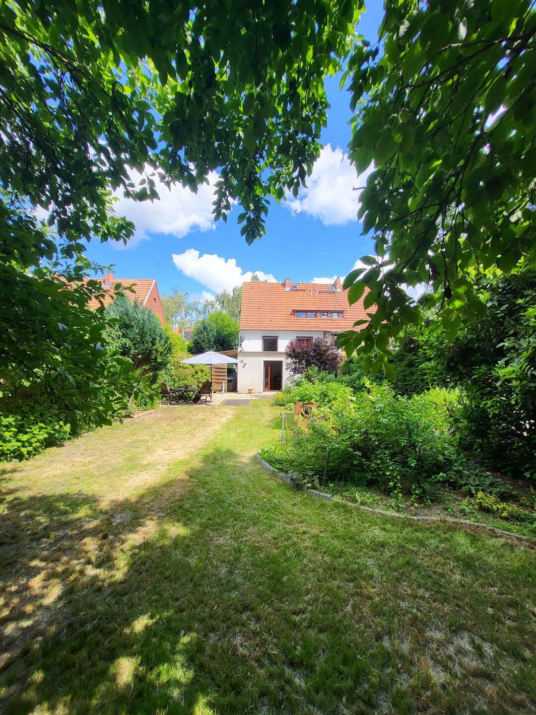 Gepflegte Doppelhaushälfte mit Garten, Anbau & Carport in Berlin, 12249 Berlin (Steglitz-Zehlendorf Lankwitz Marienfelde)