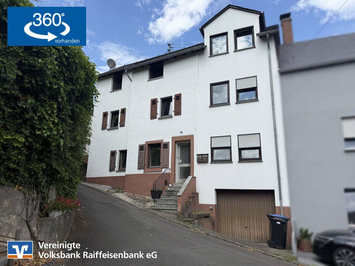 Mehrfamilienhaus mit Garten und Garage in Ortslage, 54470 Lieser