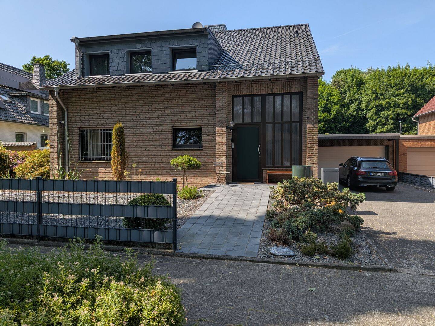 Renovierte Erdgeschosswohnung in freistehendem Zweifamilienhaus Nähe Bunter Garten/Bökelberg – befristete Anmietung möglich -Pauschalmiete auf Anfrage, 41063 Mönchengladbach (Eicken Großheide Stadtmitte Windberg)
