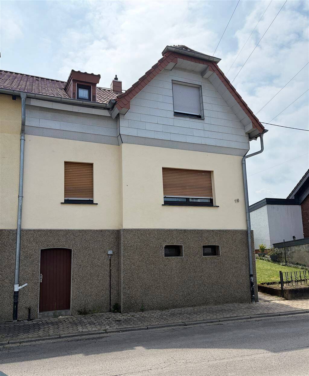 Sulzbach-OT: In ruhiger Lage 1Fam.-Haus mit viel Platz!, 66280 Sulzbach/Saar