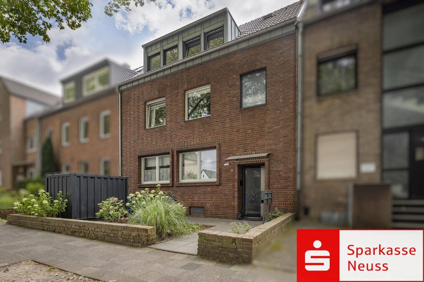 Großzügiges Zweifamilienhaus mit Garten & vielseitigem Potenzial, 41061 Mönchengladbach (Eicken Stadtmitte Waldhausen)