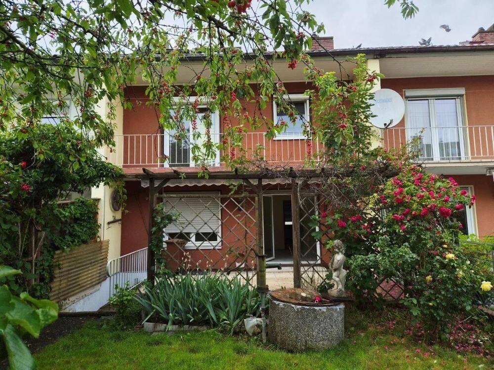 Kleines, renovierungsbedürftiges Reihenmittelhaus mit Garage, ruhig im Stadtteil Pfersee gelegen, 86157 Augsburg (Kriegshaber Pfersee)