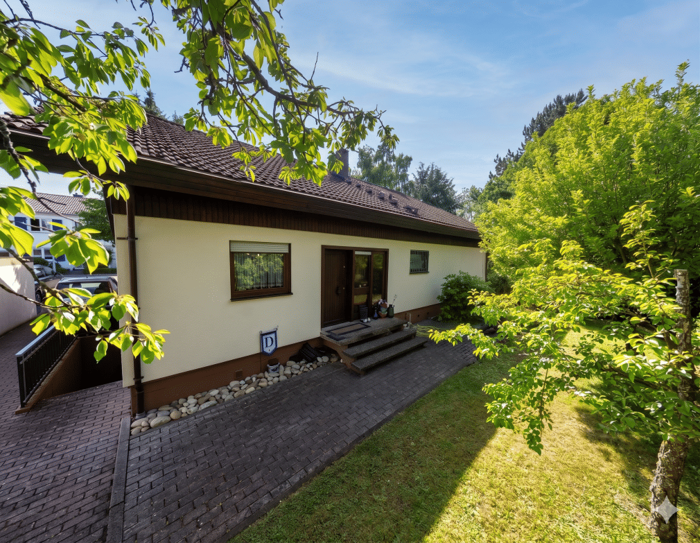 Viel Platz. Absolute Ruhe. Beste Lage. Großes Ein-Zweifamilienhaus in KL-Dansenberg!, 67661 Kaiserslautern (Dansenberg Hohenecken Innenstadt Mölschbach Siegelbach)