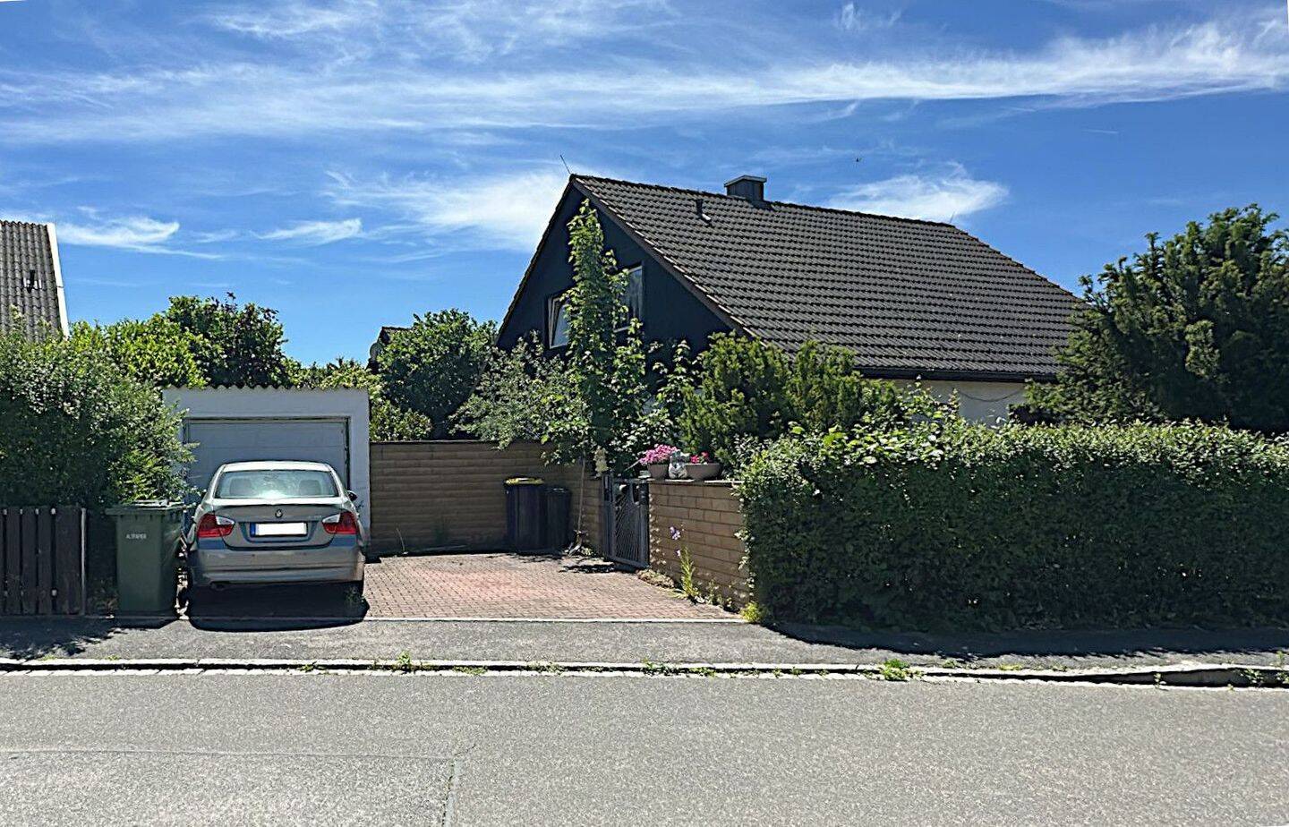 Betreuungsverfahren: Schönes, vermietetes Einfamilienhaus in guter Lage, ohne Käuferprovision!, 90574 Roßtal