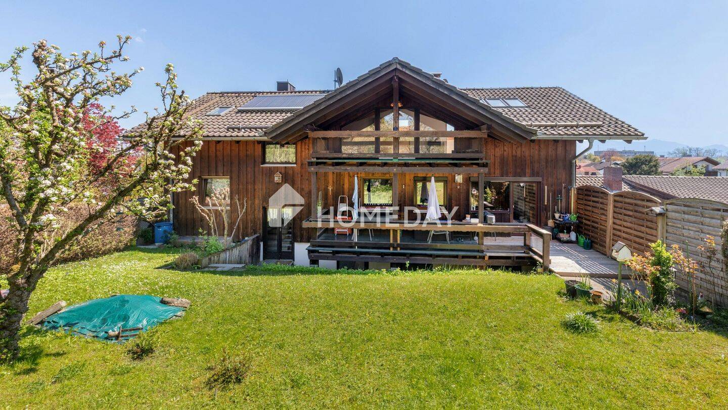 Bezugsfreie Dachgeschosswohnung mit Stellpatz, gr. Balkon und tollem Blick auf die Berglandschaft, 83024 Rosenheim (Fürstätt Ost Süd West Westerndorf Sankt Peter)
