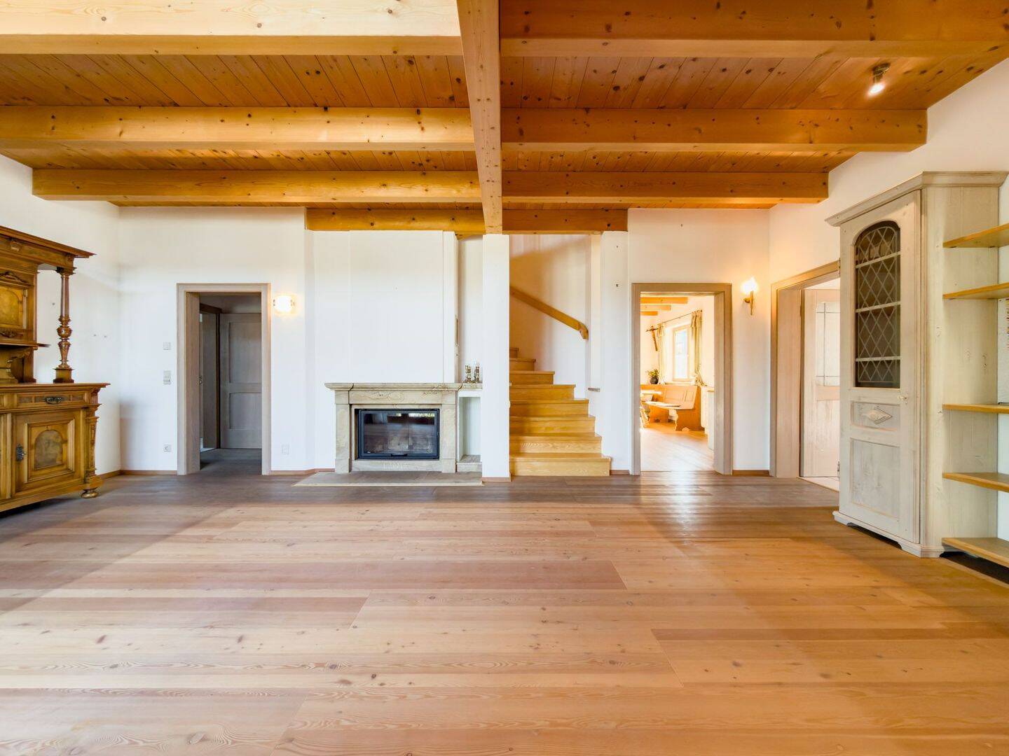 Exklusives Holzhaus mit Galerie, Wohlfühlambiente und traumhaftem Familiengarten, 94116 Hutthurm