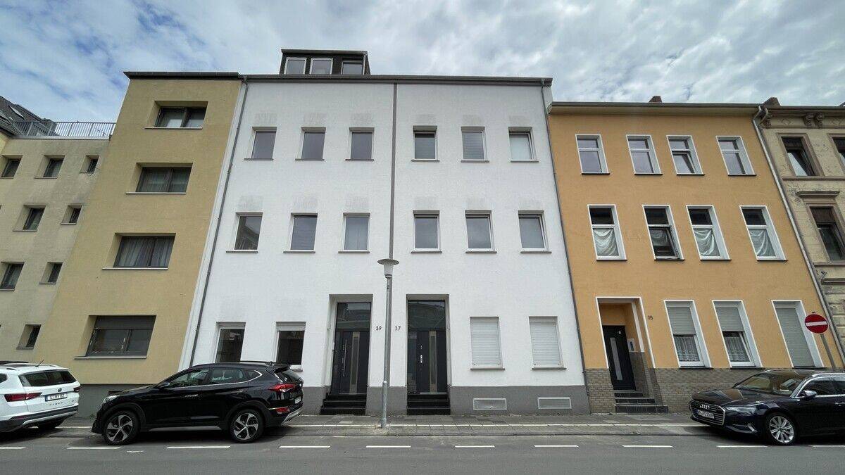 Gemütliche Dachgeschosswohnung! – Sicher dir jetzt das frisch sanierte Apartment!, 47798 Krefeld (Cracau Dießem/Lehmheide Inrath/Kliedbruch Kempener Feld/Baakeshof Stadtmitte)