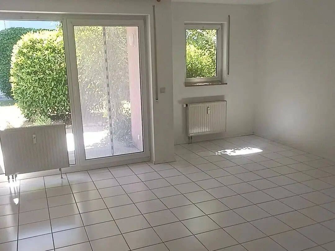 Frisch renoviert und Traumhaft schöne! 3-Zi.-Terrassenwohnung in Gottmadingen in exponierter Lage, 78244 Gottmadingen