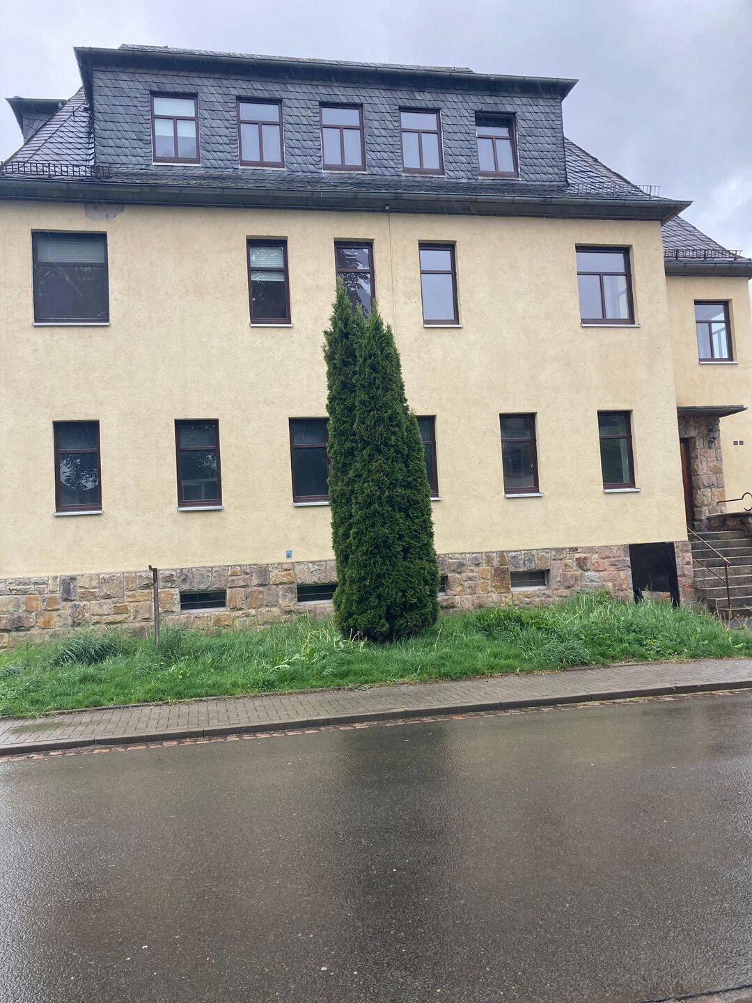 Leerstehendes Wohn- und Geschäftshaus in Flöha, 9557 Flöha
