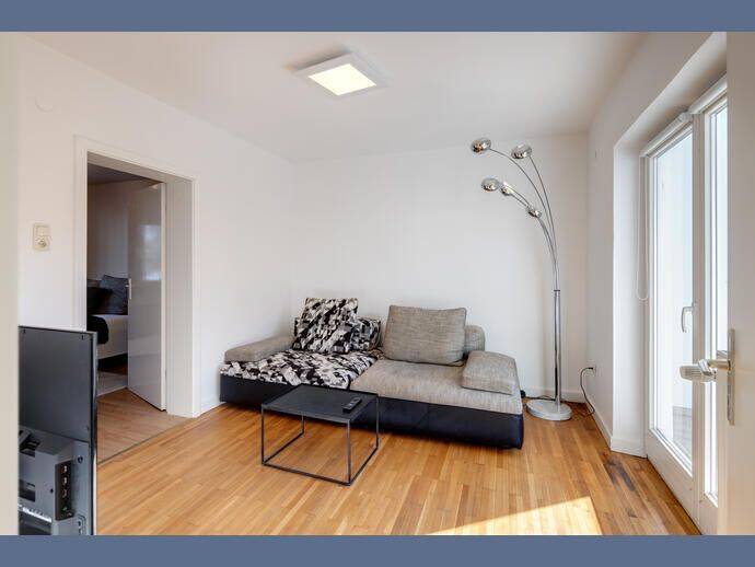 Möbliert: Möblierte 3,5-Zimmer Wohnung in guter Wohnlage, 81927 München (Bogenhausen)