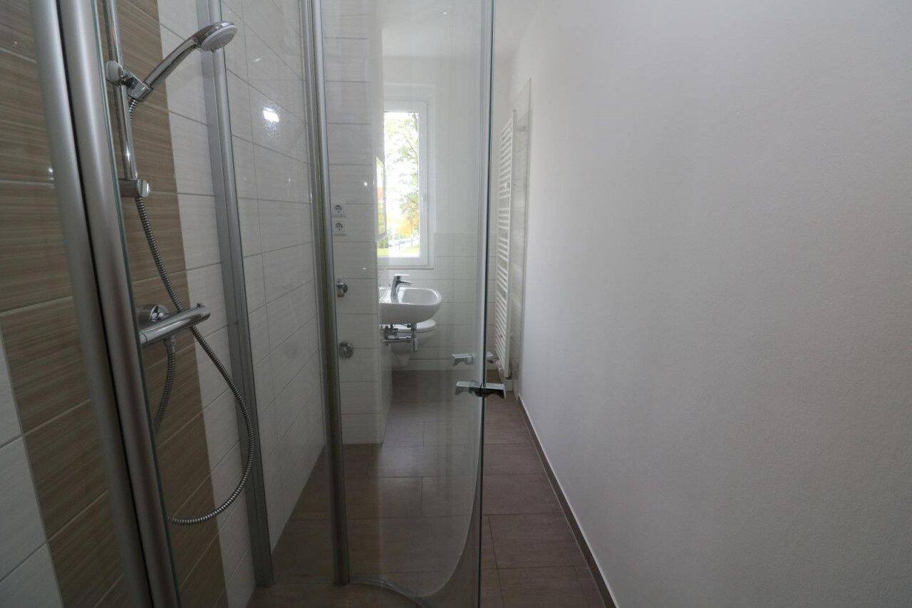 Wozu viele Treppen steigen? Neu sanierte Erdgeschosswohnung mit Blick ins Grüne!, 9599 Freiberg