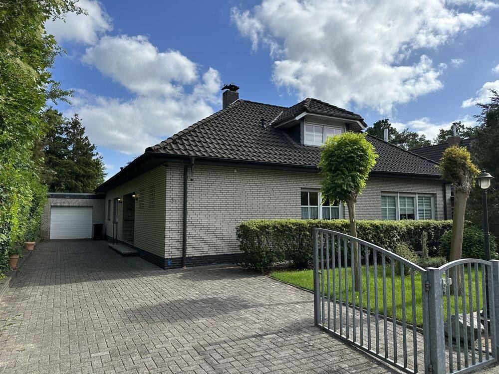 Gepflegtes Einfamilienhaus mit ca. 210 m² Wohnfläche, Kamin, Garten und Nebengebäude, 26817 Rhauderfehn