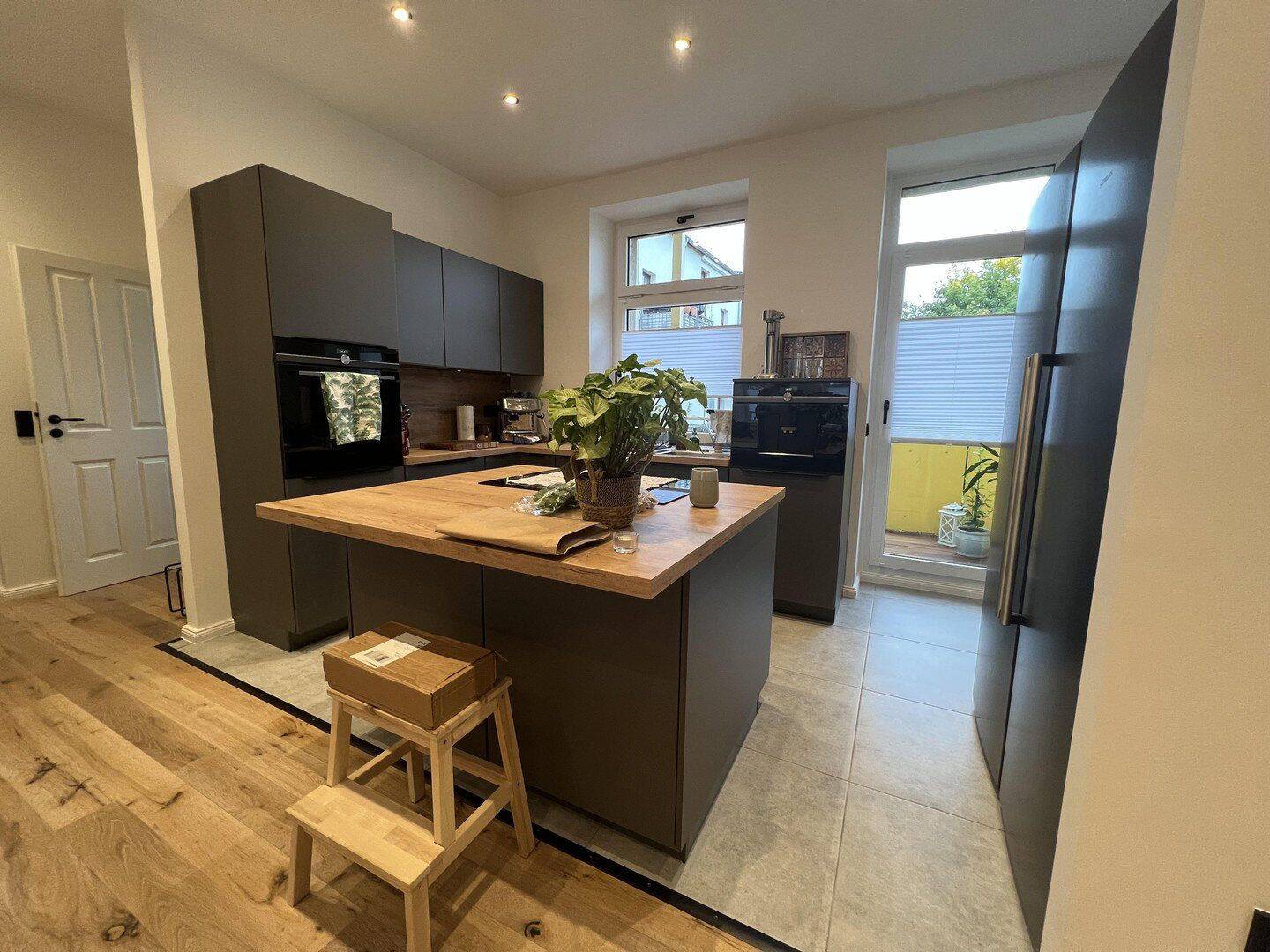 Luxuriös sanierte 4-Zimmer-Wohnung mit einmaliger Einbauküche auf dem Kaßberg, 9112 Chemnitz (Altendorf Kaßberg Zentrum)