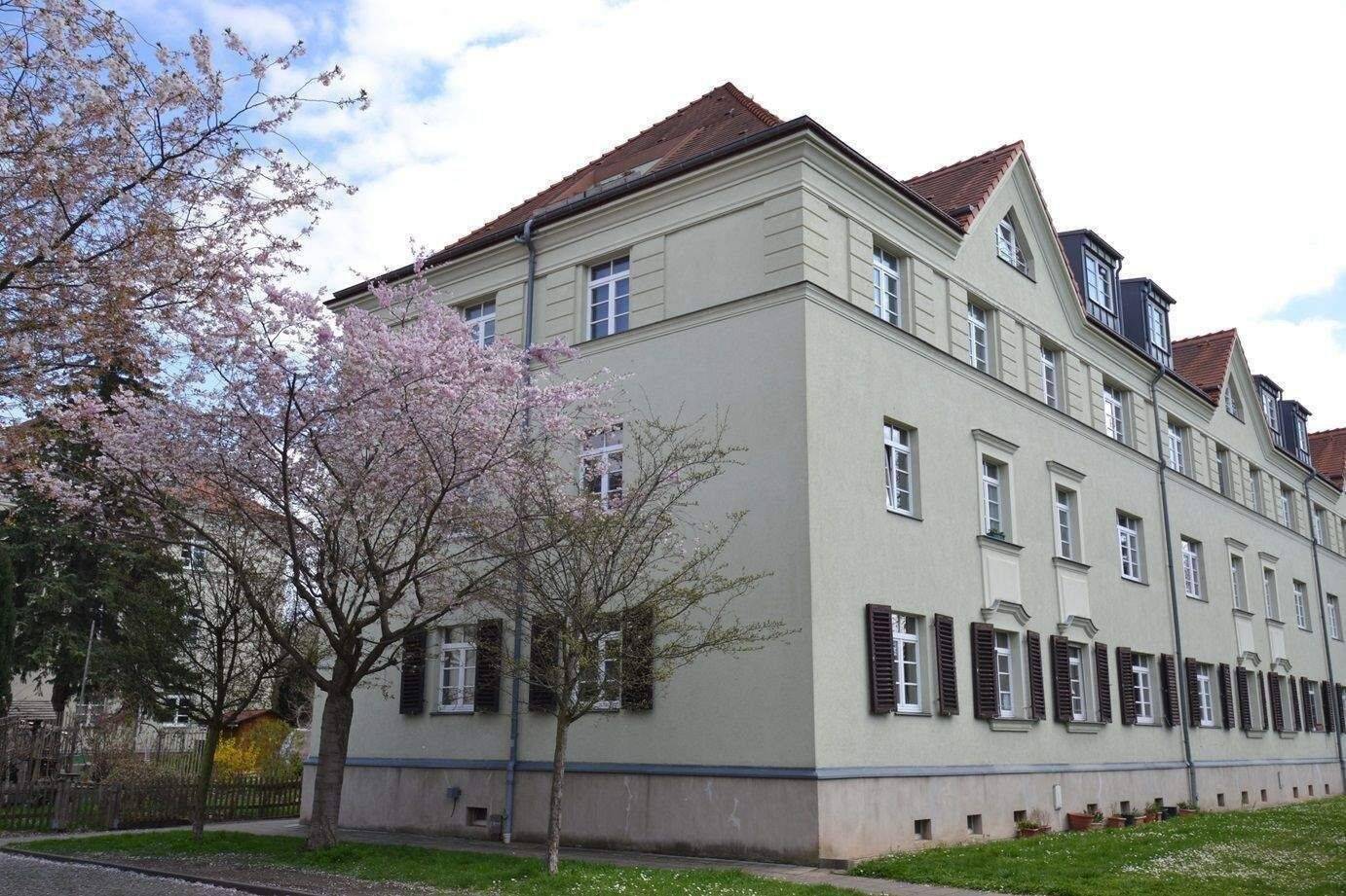 Idyllische Lage – 2-Zi-Altbauwohnung mit Loggia, Garten*, 1257 Dresden (Großzschachwitz Leuben Lockwitz Niedersedlitz)