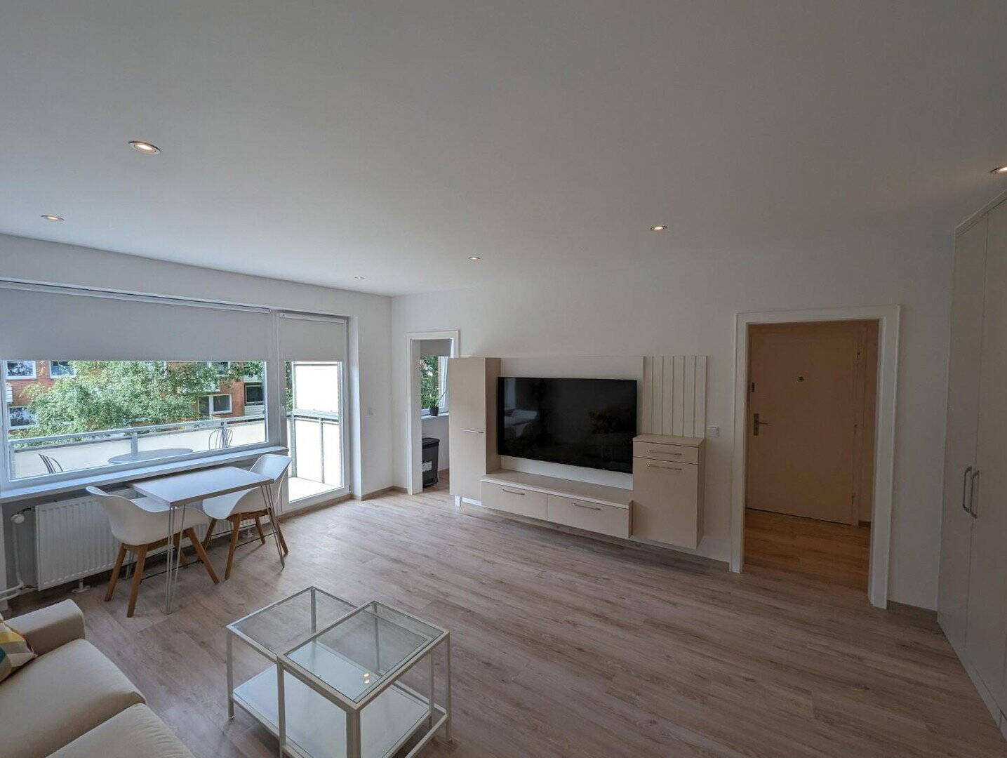 Möblierte Ein-Zimmer-Wohnung in Wandsbek mit Balkon, Garten und hochwertiger Ausstattung (All-Incl.), 22047 Hamburg (Wandsbek Bramfeld Tonndorf)