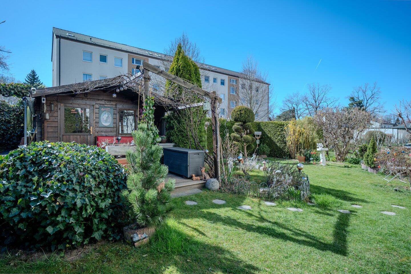 Traumhafte 3-Zimmer Erdgeschosswohnung mit ca. 100 m² Garten, 85521 Ottobrunn