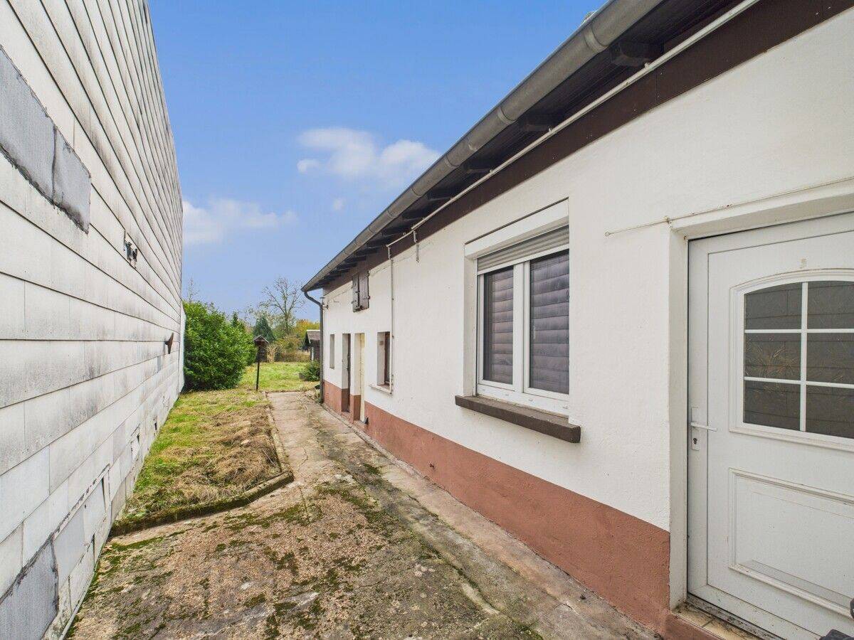 Gemütliches Eigenheim Familienfreundliches Reihenhaus mit Garten und Stellplatz, 66740 Saarlouis