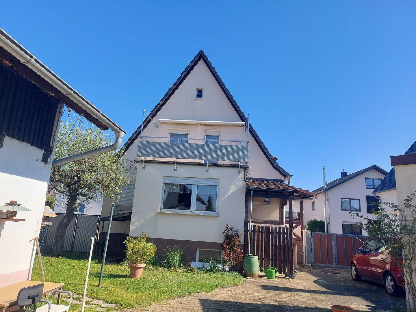 Großes Grundstück mit Vorderbebauung – Bau in zweiter Reihe möglich!, 76356 Weingarten (Baden)