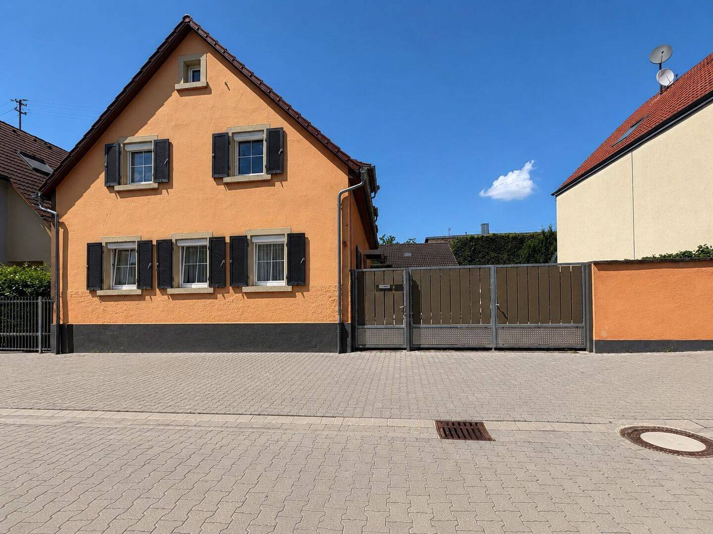 Mehr Raum für Ihre Lebenspläne – attraktives Zwei-in-Eins-Immobilienangebot, 76187 Karlsruhe (Knielingen Maxau Mühlburg Nordweststadt)