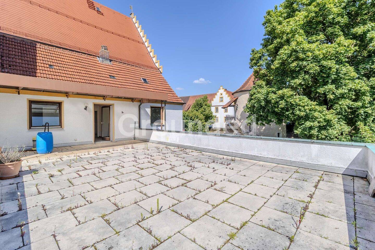 Einfamilienhaus in Schlosslage mit großer Dachterrasse in Trunstadt, 96191 Viereth-Trunstadt