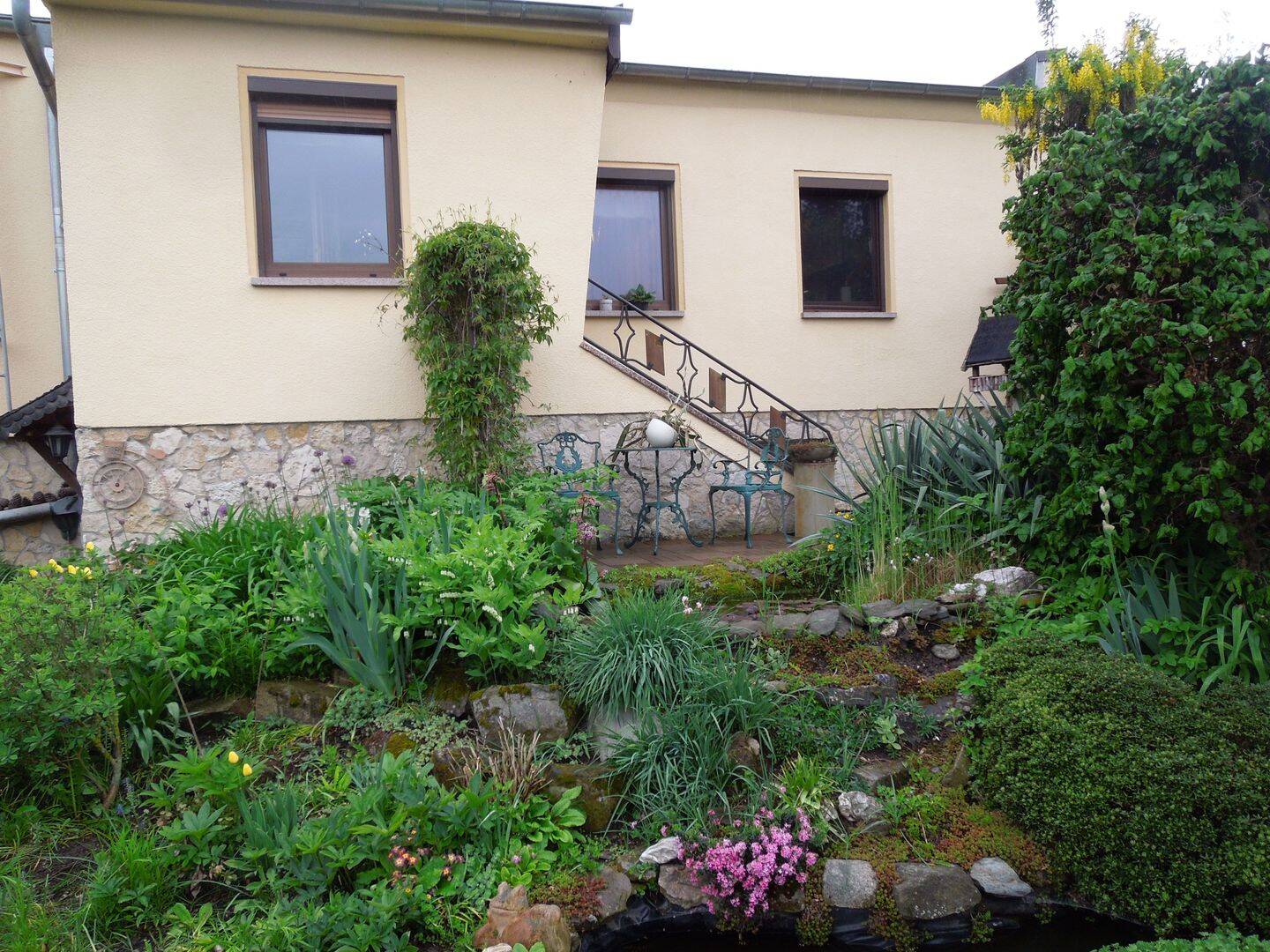 Herrliches Grundstück mit viel Haus fürs Geld, 6729 Elsteraue