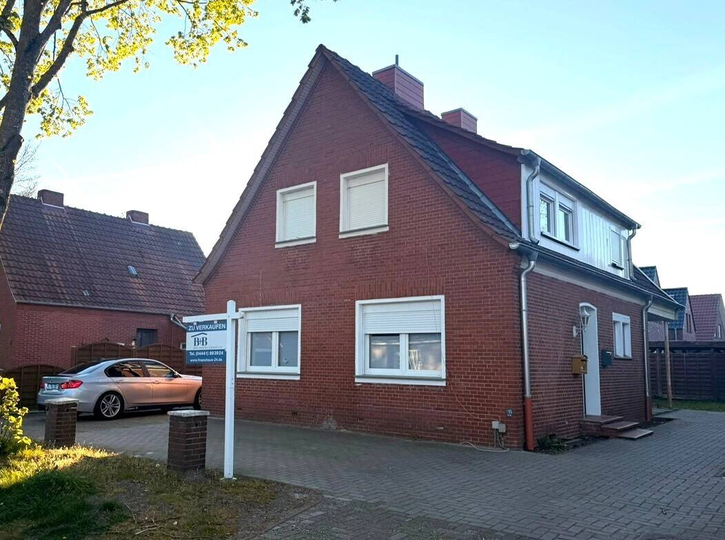 Ohne Käuferprovision! Zweifamilienhaus in Moormerland. Mieteinnahme 21.000 € jährlich. Kaufpreis 220.000 €., 26802 Moormerland