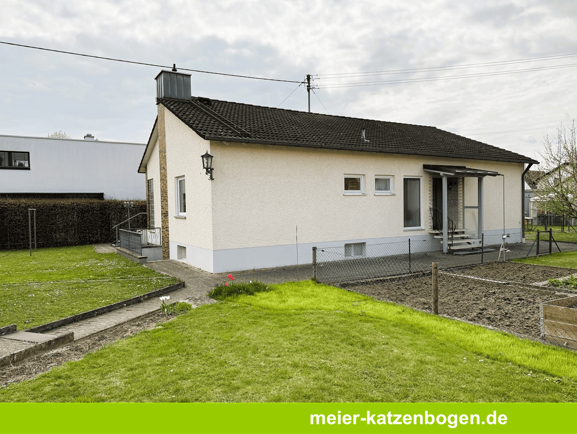 Großzügiger Bungalow mit Grundstück in ruhiger Lage, 85053 Ingolstadt (Ingolstadt Kothau Niederfeld Ringsee Rothenturm)