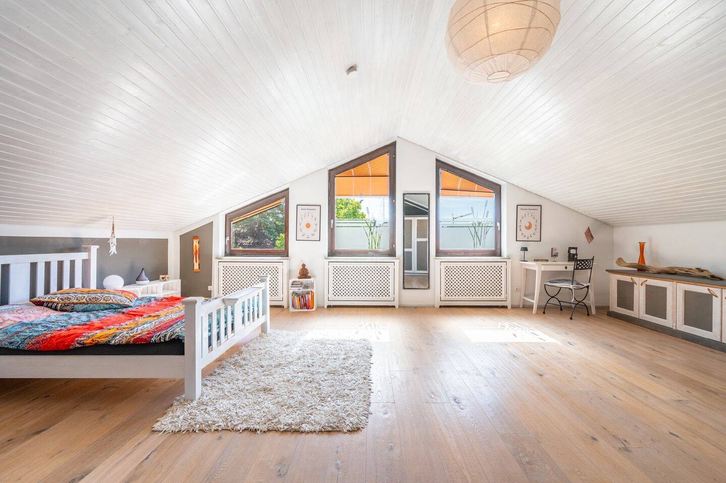 AIGNER – Großzügige 4-Zimmer-Maisonette mit Hauscharakter in ruhiger Lage von Großhadern, 81375 München (Hadern)