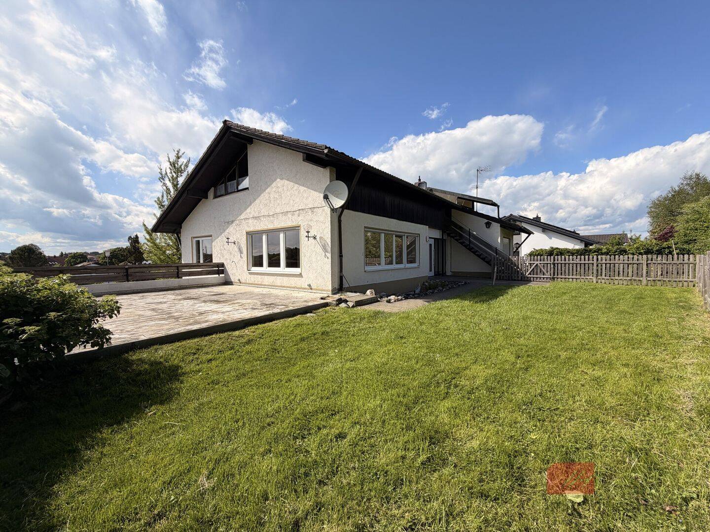 Großzügige 3-Zimmer-Wohnung mit Garten und Garage, 88239 Wangen im Allgäu