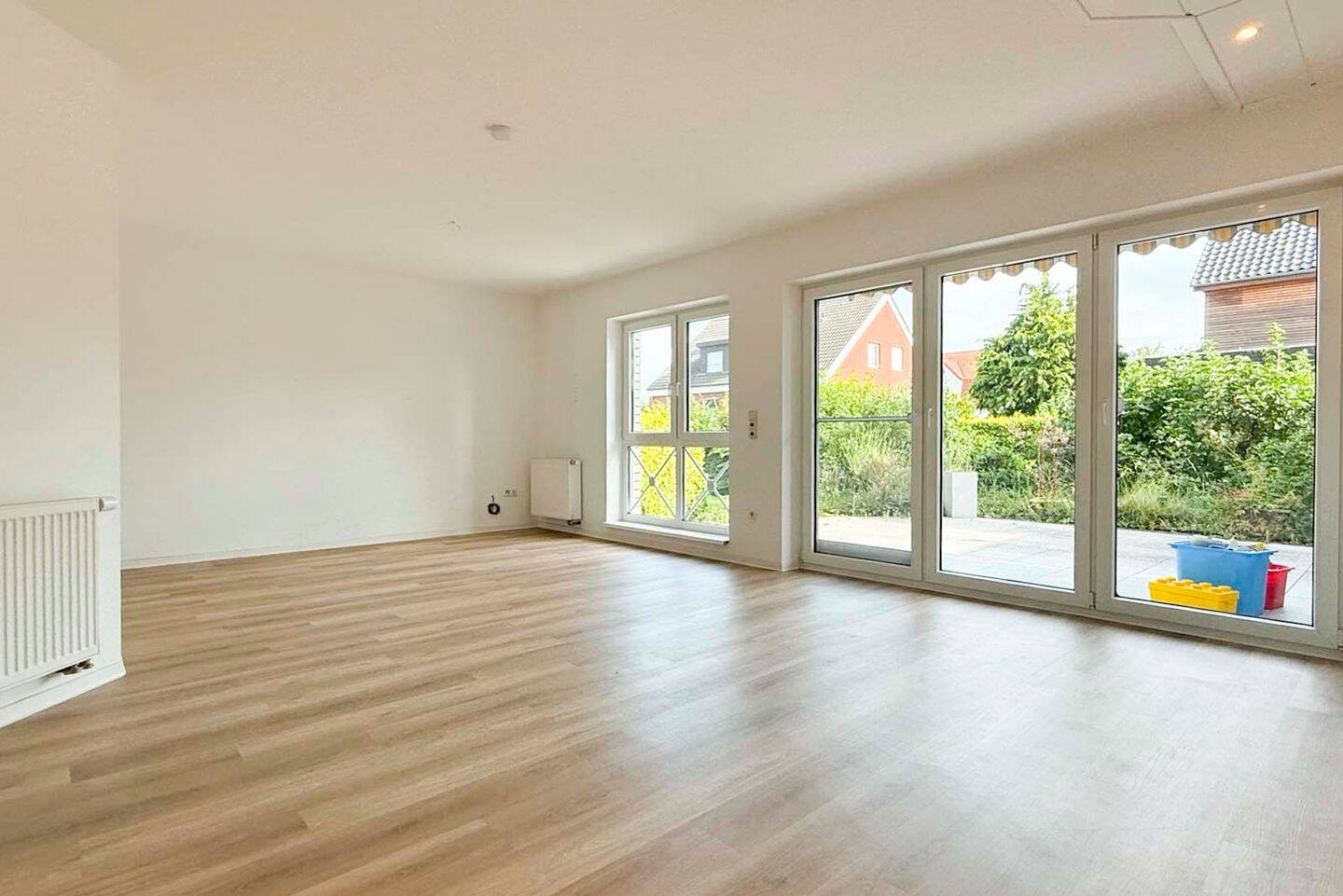 Modernes Wohnen in attraktiver Lage: 3-Zimmerwohnung mit Terrasse und 2 Stellplätzen in BI-Quelle, 33649 Bielefeld (Brackwede Holtkamp Quelle Ummeln)