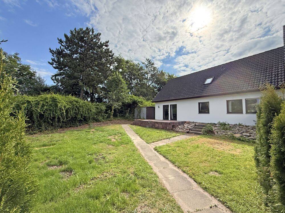 Reinfeld – mod. 6 Zimmer Doppelhaus in ruhiger Sackgassenlage – ideal für die Familie, 23858 Reinfeld (Holstein)